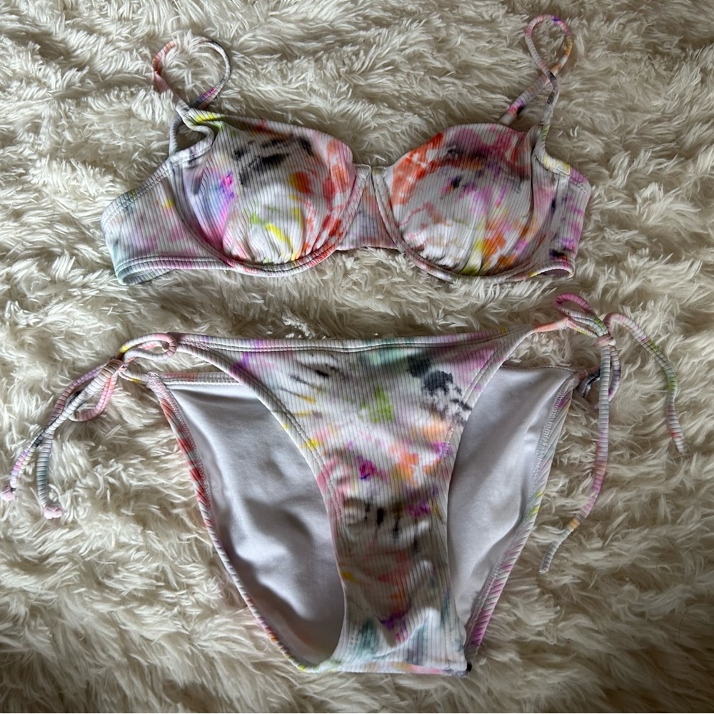 Medium/large tie-dye bikini